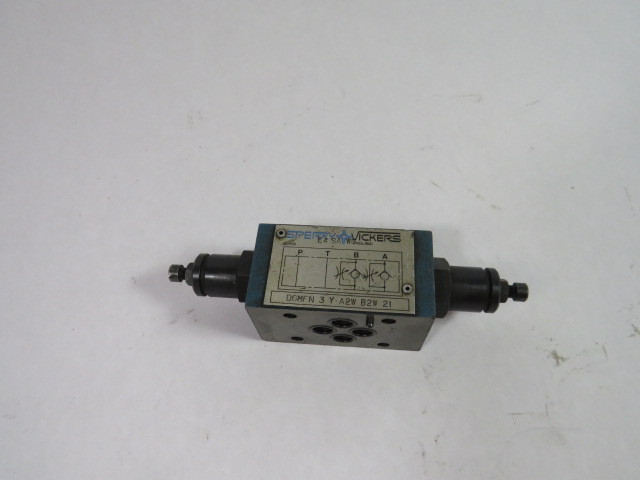 Sperry-Vickers DGMFN-3-Y-A2W-B2W-21 Flow Control Check Valve USED
