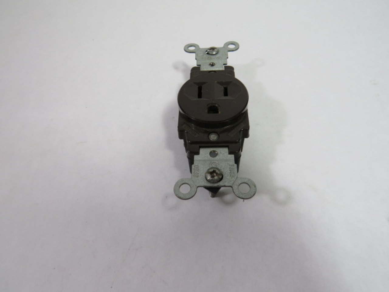 Leviton 5261 Single Receptacle 15A 125V 3W 2P USED