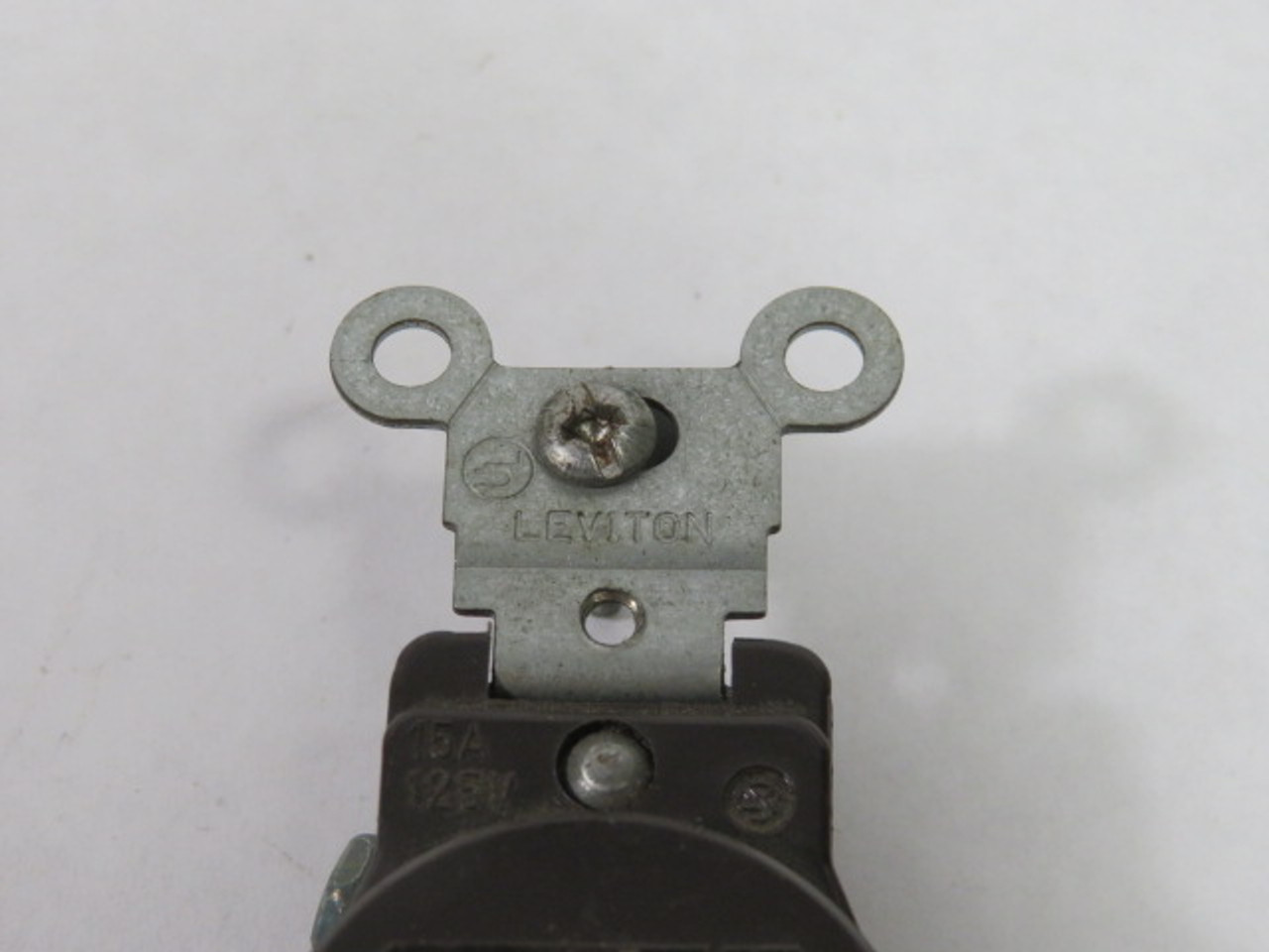 Leviton 5261 Single Receptacle 15A 125V 3W 2P USED