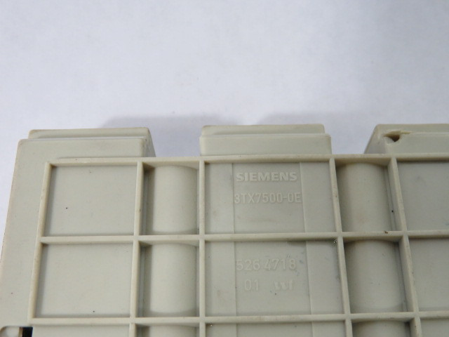 Siemens 3TX7500-0E Terminal Block for 3USF18-50 Current Transformer USED