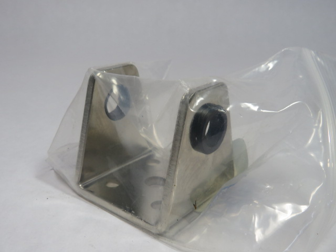 SMC NCG-P040 Double Clevis Bracket 40mm Round Cylinder ! NWB !