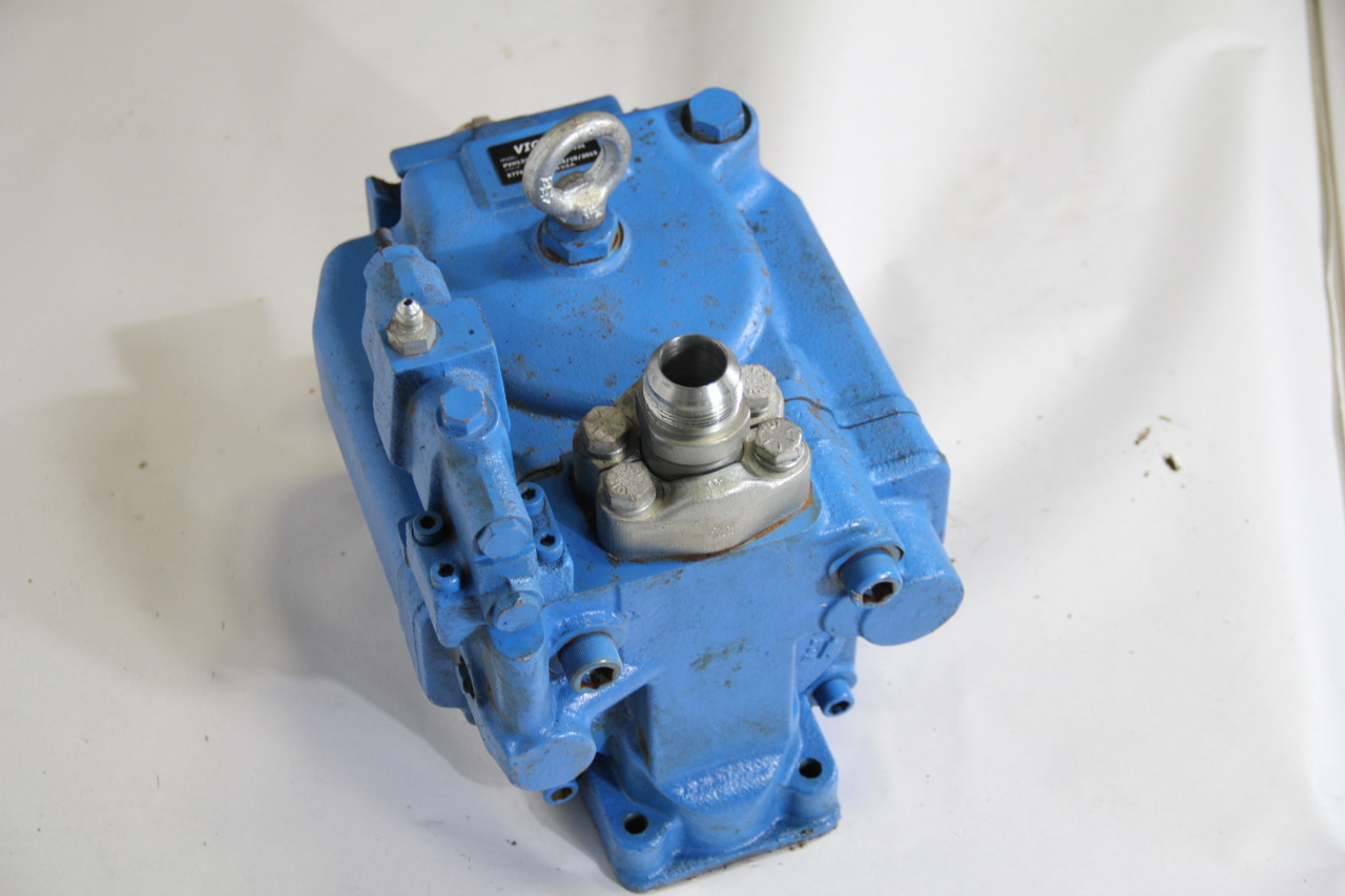 Vickers PVH131CRF13S10C25V31 Variable Piston Hydraulic Pump 131.1 cm3/hr USED