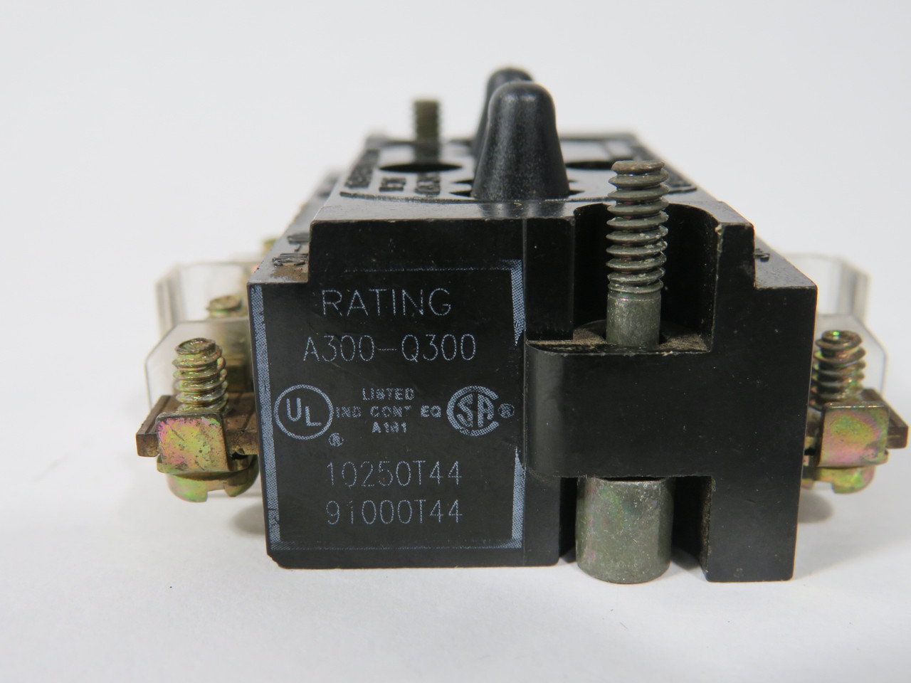 Cutler-Hammer 10250T44 Contact Block 300V 2NO 2NC USED