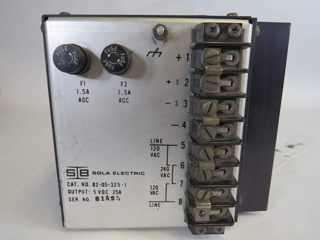 Sola Electric 82-05-325-1 Power Supply Output: 5VDC 25A *MISSING SCREW* USED