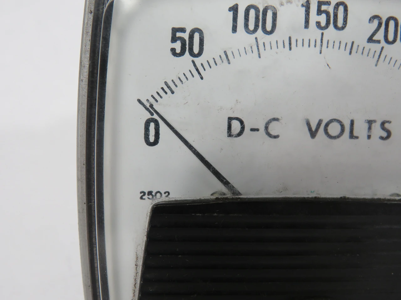 Yokogawa DC Voltmeter 0-300VDC 2-1/2" Diameter Taut Band 250220RXRX USED