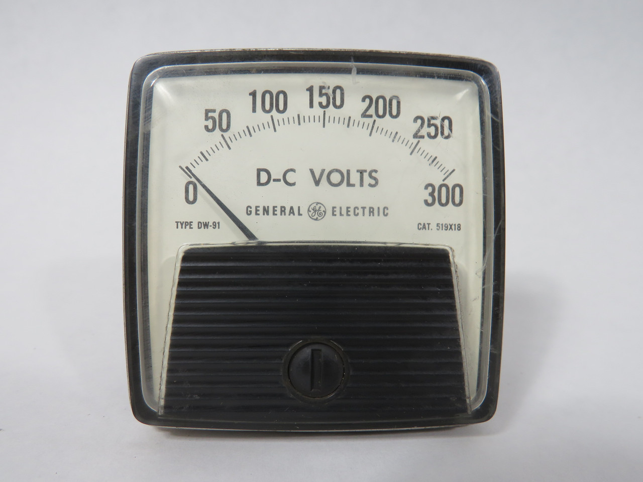 General Electric DC Voltmeter 0-300VDC 2-1/2" Diameter Cat. 519X18 USED