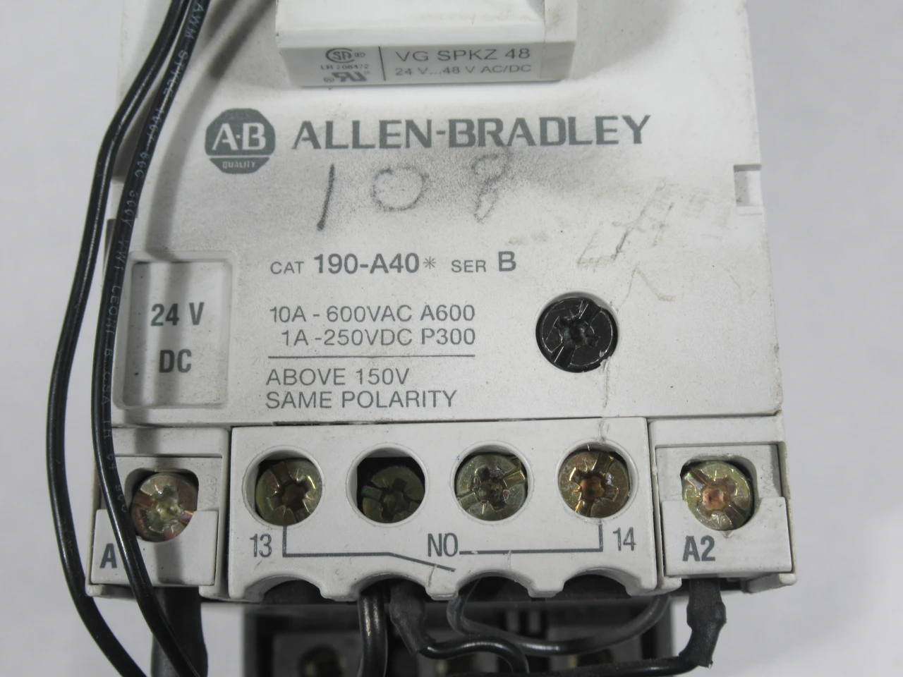 Moeller PKZ2/ZM-2.4/S-SP(24V) Motor Controller 1.6-2.4A 24VDC C/W 190-A40Z USED
