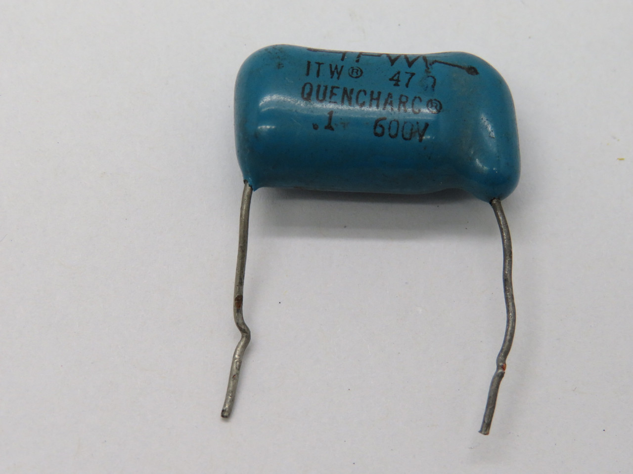 ITW 104M06QC47 Quencharc Arc Capacitor 0.1uF +/-20% 600VDC 250VAC 47Ohms USED