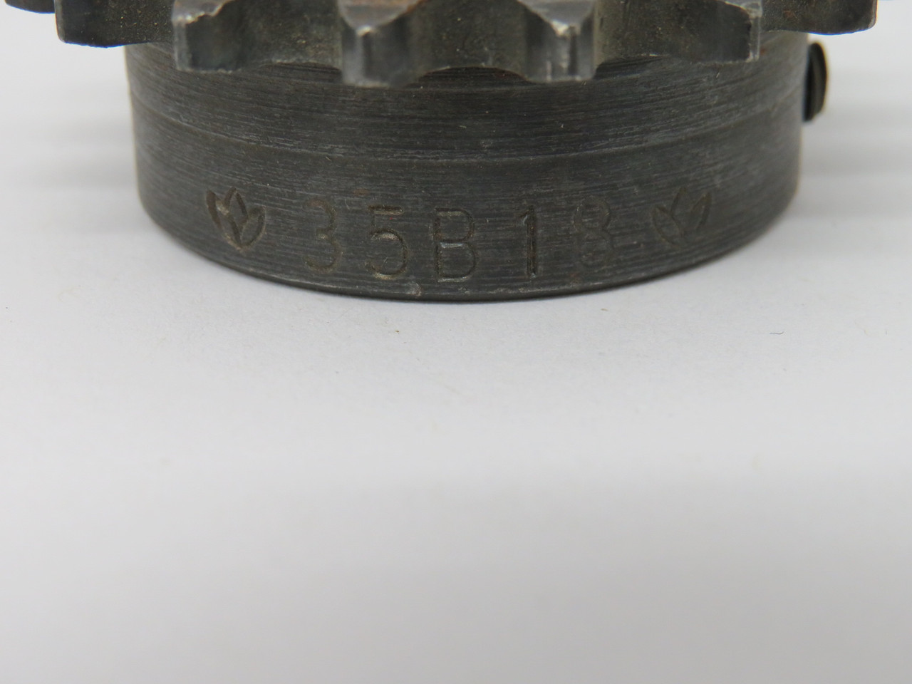 Tsubaki 35B18 Finished Bore Sprocket w/Keyway 5/8"ID 18T 35 Chain USED