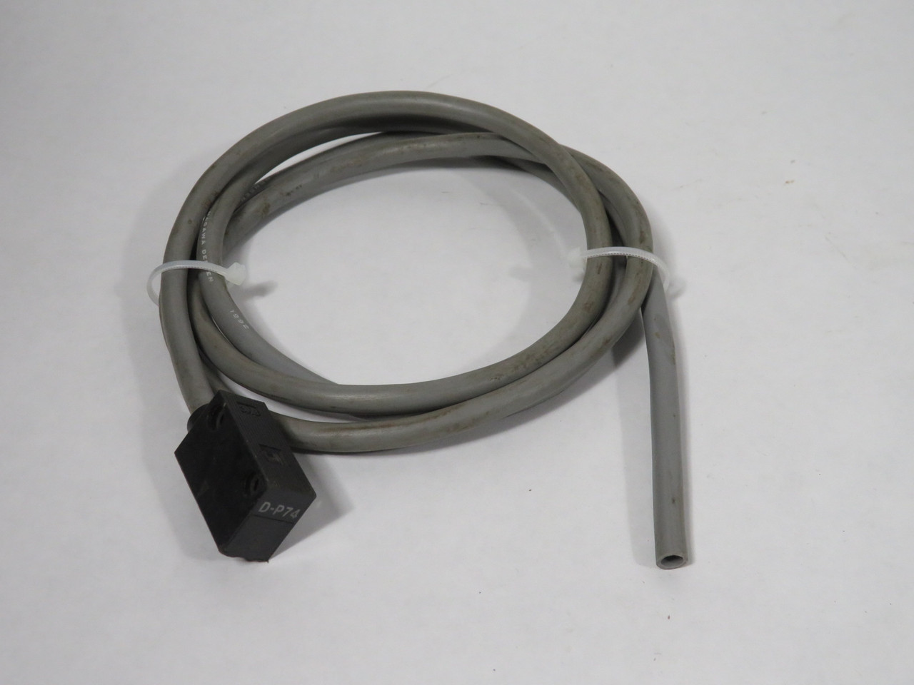 SMC D-P74 Reed Auto Switch 24VDC@5-40mA 100VAC@5-20mA 57" Wires USED