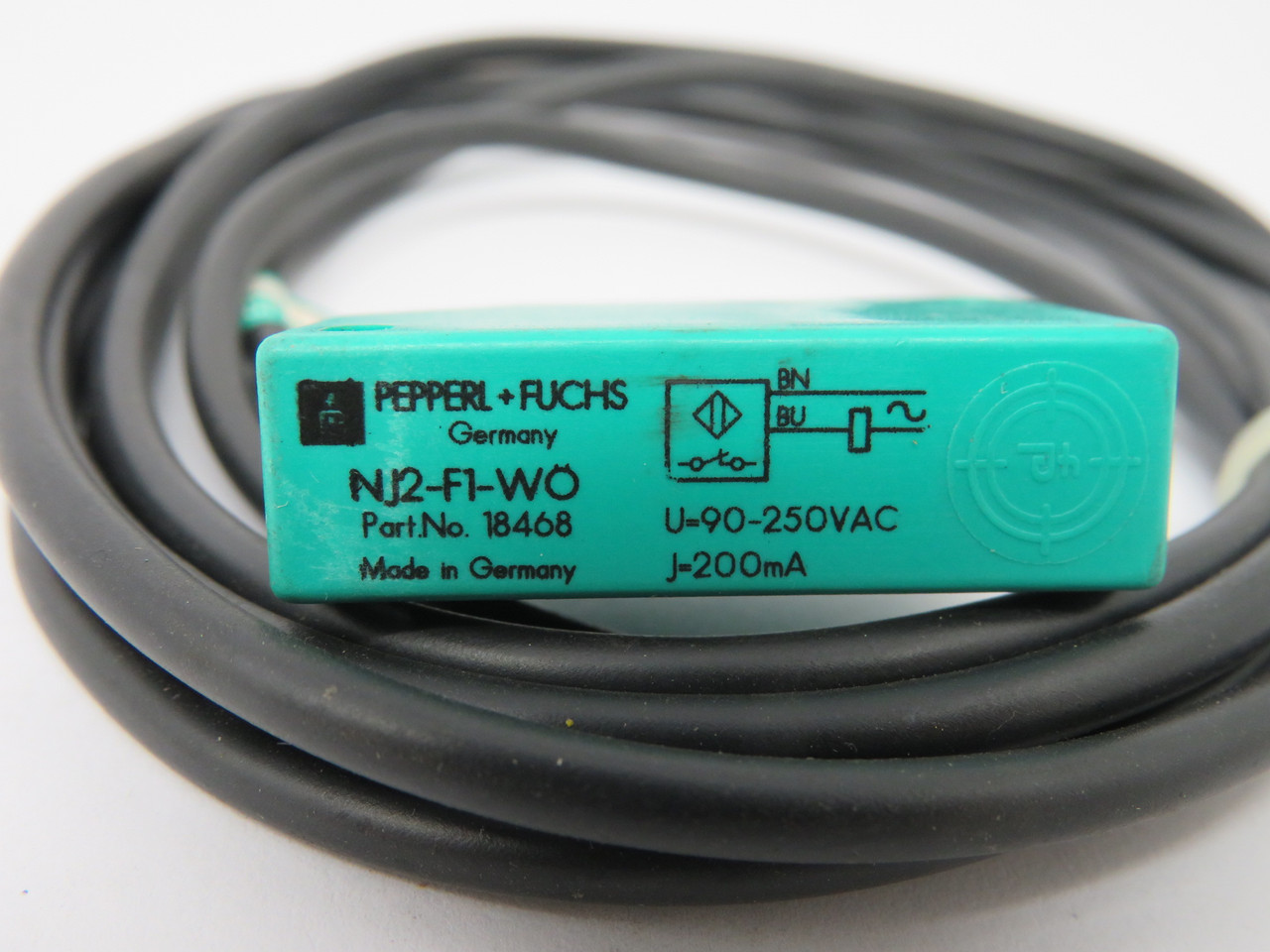 Pepperl+Fuchs NJ2-F1-WO 18468 Proximity Sensor 90-250VAC 200mA 2mm COS WEAR USED
