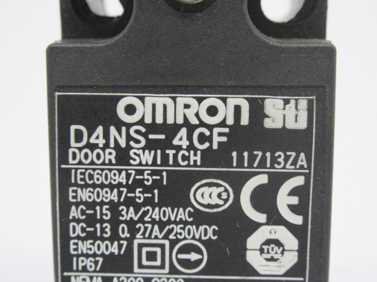Omron D4NS-4CF Safety Door Switch 3A@240VAC 0.27A@250VDC 2NC/1NO USED