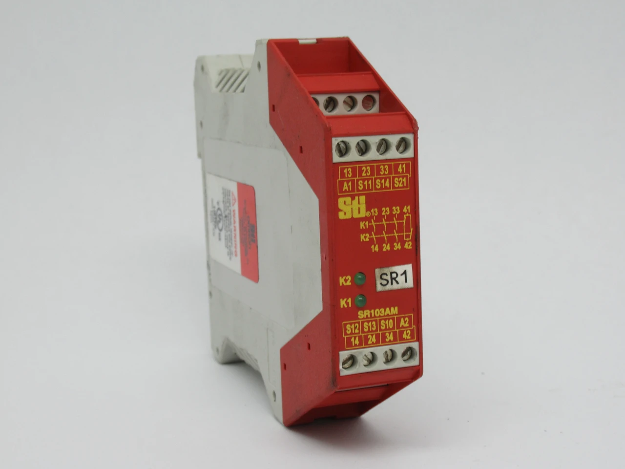 STI SR103AM01 Dual Channel Safety Relay 24VAC/DC 2N/C Input 3N/O Output USED