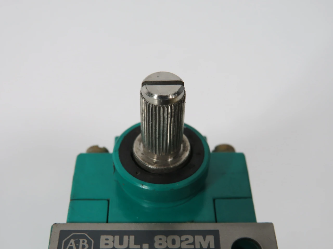 Allen-Bradley 802M-A2Y16 Ser B Limit Switch 600V 10A 16' Cable USED