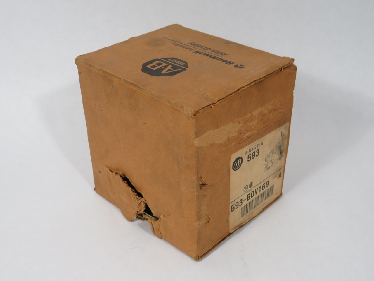 Allen-Bradley 593-BOV169 Automatic Reset Open Type 27A 3P NO/NC BOX DAMAGE NEW