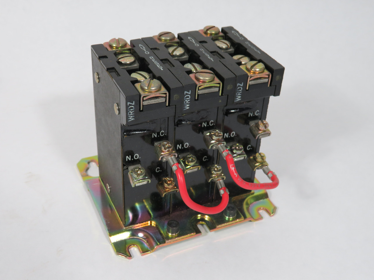 Allen-Bradley 593-BOV169 Automatic Reset Open Type 27A 3P NO/NC BOX DAMAGE NEW