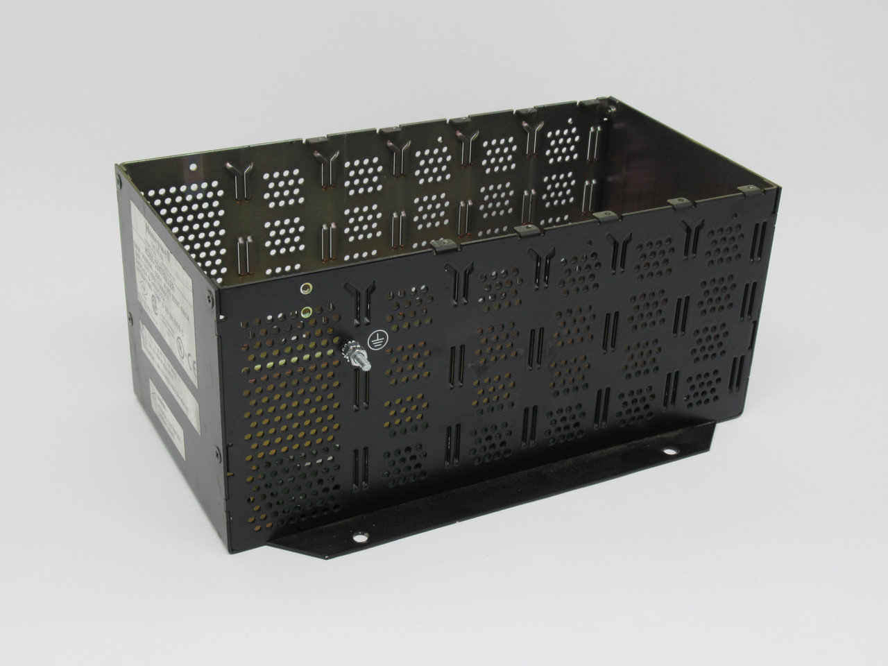 Honeywell 900R04-0001 I/O PLC Rack 4-Slot 5VDC@6A 24VDC@2A USED