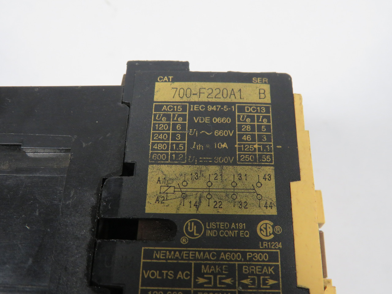 Allen-Bradley 700-F220A1 Ser B Control Relay 10A 110/120VAC AC-15 DC-13 USED
