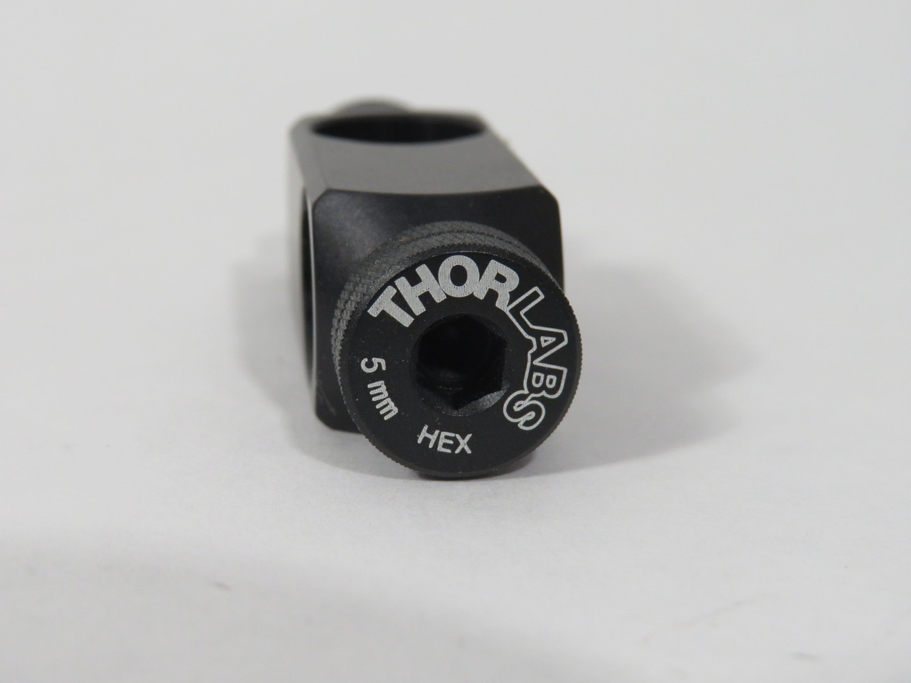 Thorlabs RA90/M Right-Angle Clamp for 1/2" Diameter Post 5mm Hex USED