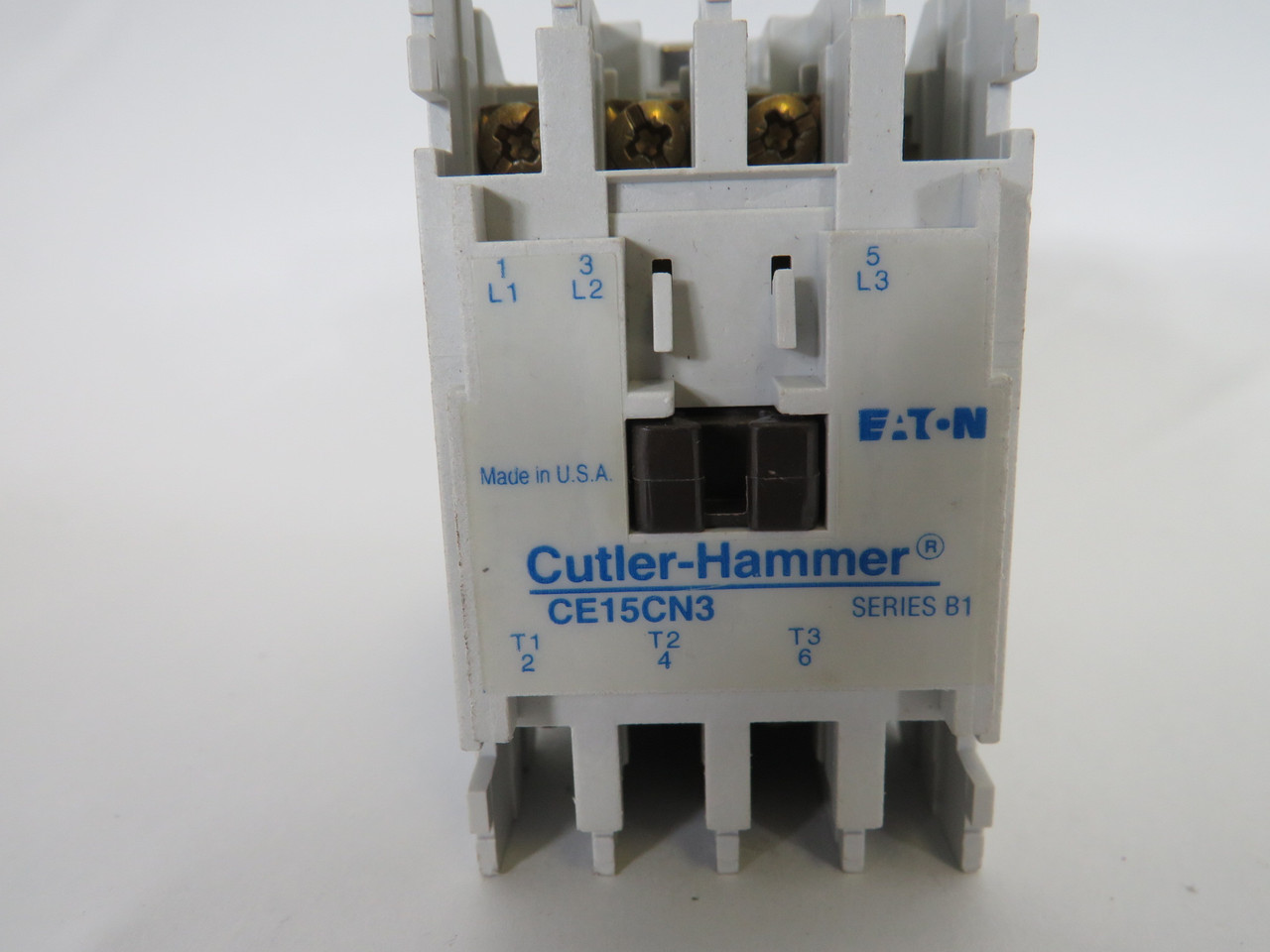 Cutler-Hammer CE15CN3A Series B1 Contactor 110/120V 50/60Hz 12A USED