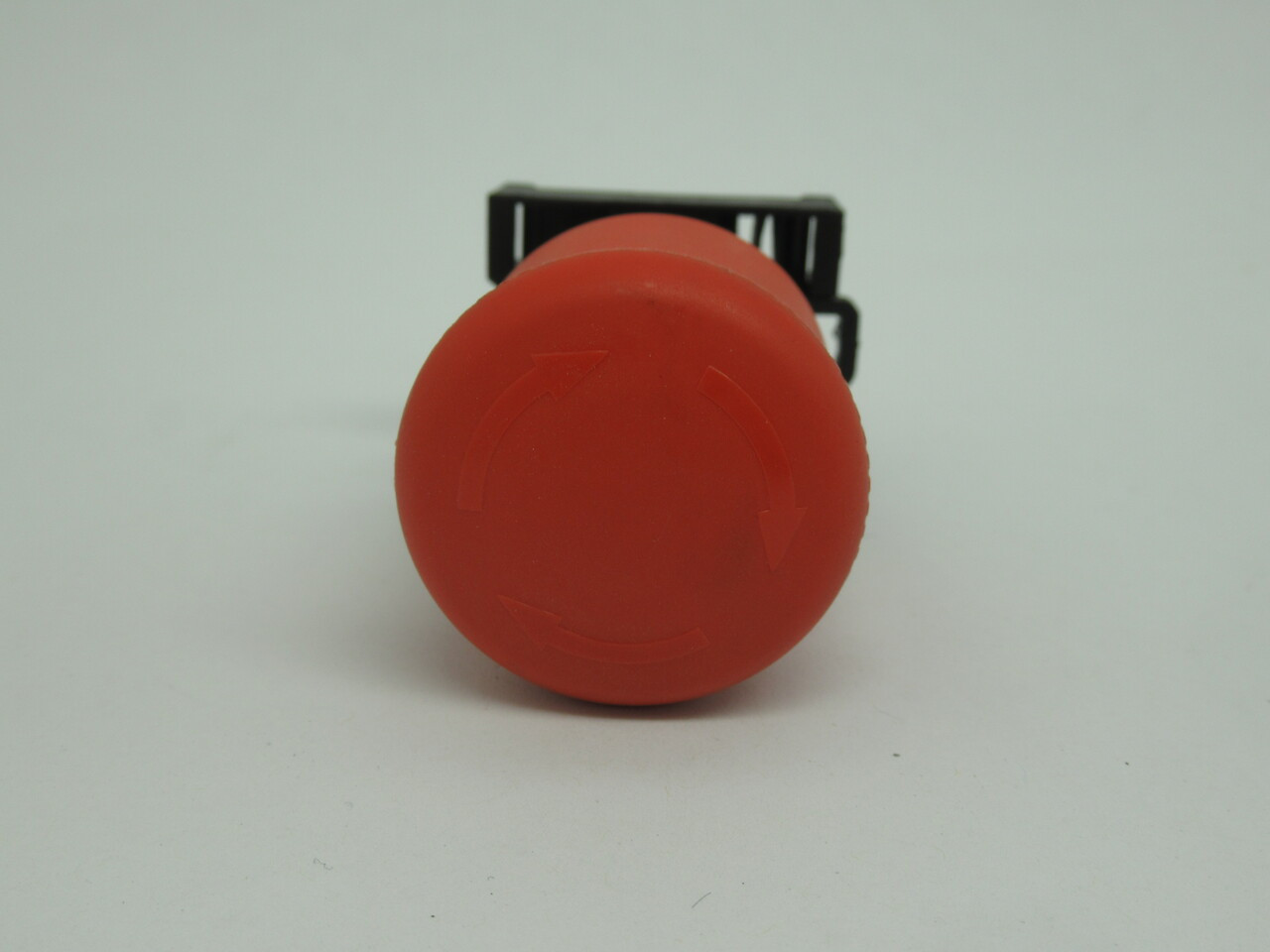 Eaton M22-PVT45P E-Stop Twist Release Button w/ Mounting Latch 45mm USED