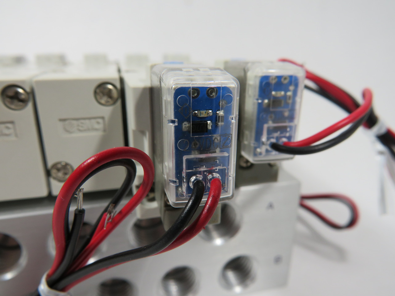 SMC SY7140-5GZ Solenoid Manifold Assembly 5-Station 24VDC SHELF WEAR NOP