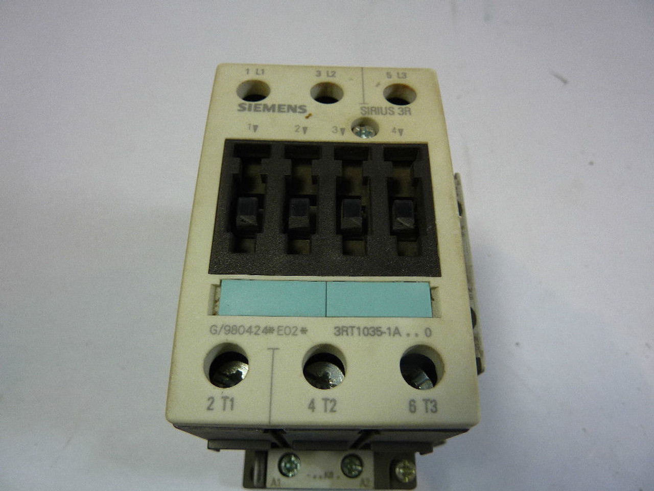 Siemens 3RT1035-1AK60 Contactor 40A 110V@50Hz 120V@60Hz USED