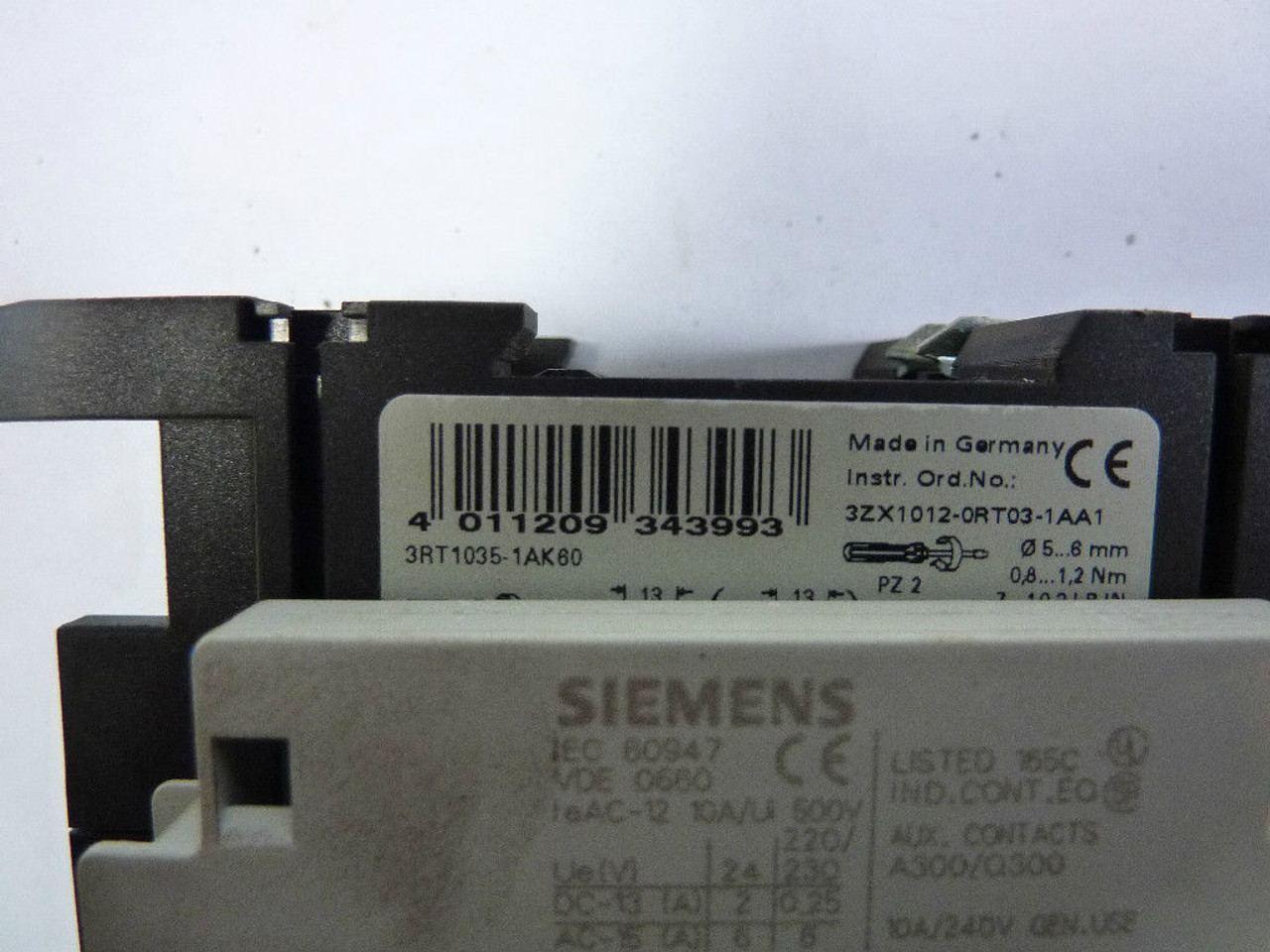 Siemens 3RT1035-1AK60 Contactor 40A 110V@50Hz 120V@60Hz USED