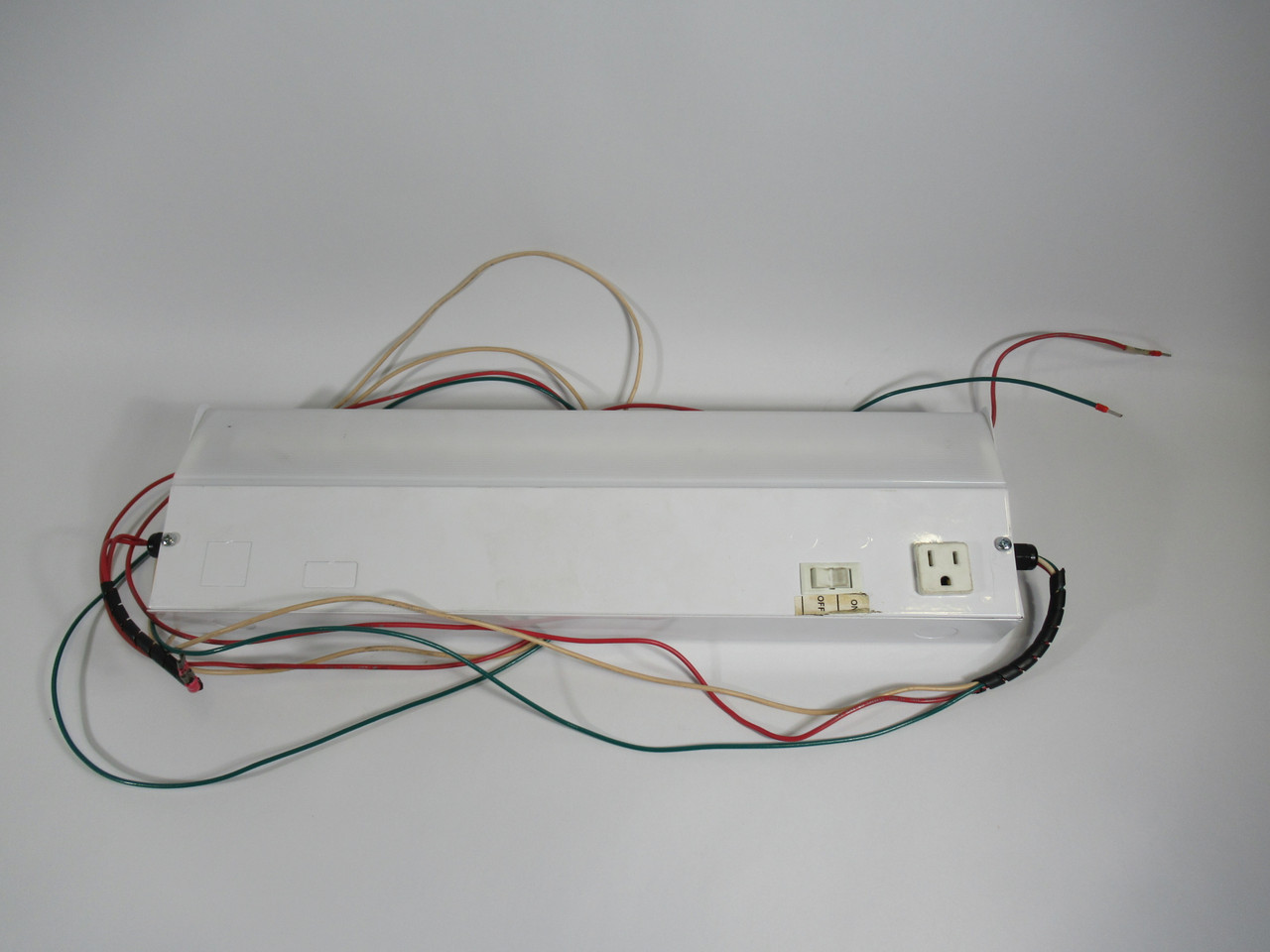 Generic UC118-T815R120-B11B13V02V08 (72)X7 Light Fixture 120V 0.24A USED