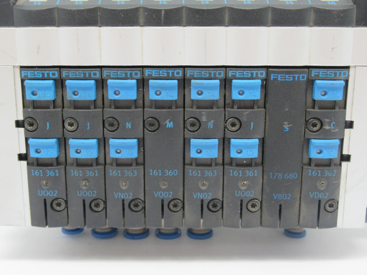 Festo 18210 CPV14-VI-10P-14-8C-N2-R-Y-JJNMNJSC+GA Valve Manifold Assembly USED