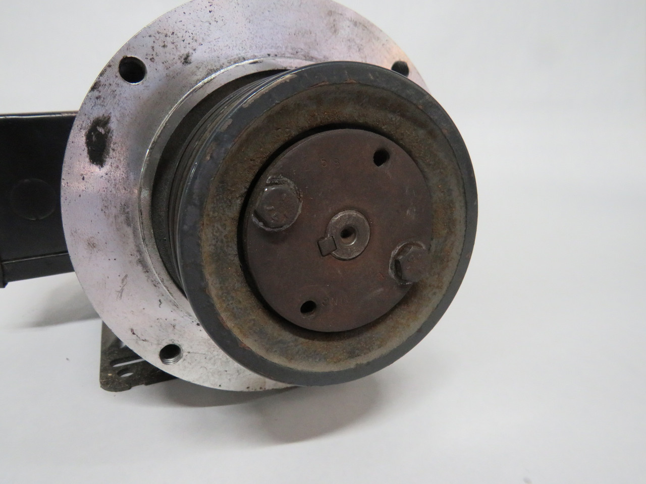 MaxMotion 1.5HP 1725rpm 575V 56HC TEFC 3Ph 1.8FLA 60Hz USED