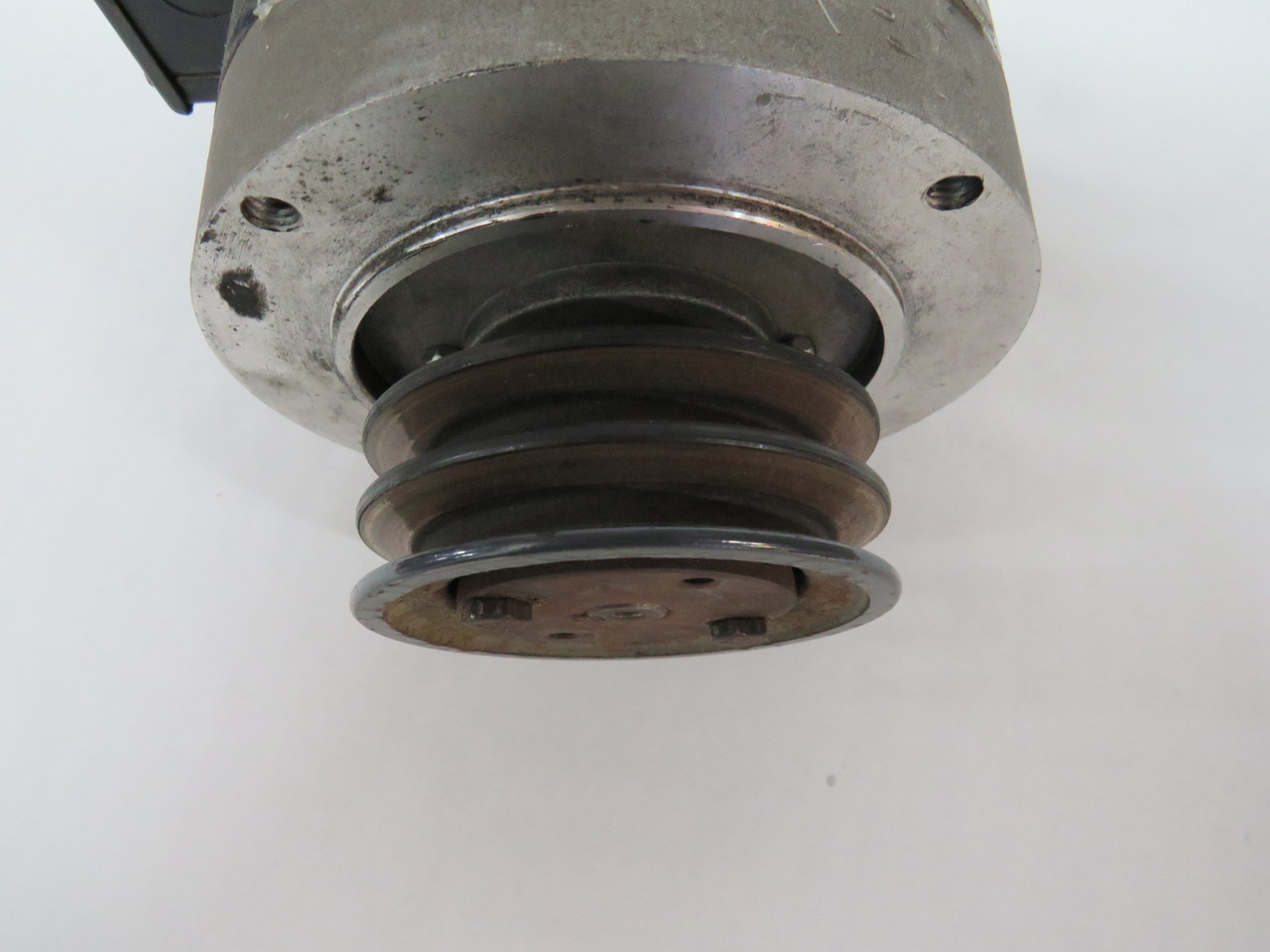 MaxMotion 1.5HP 1725rpm 575V 56HC TEFC 3Ph 1.8FLA 60Hz USED