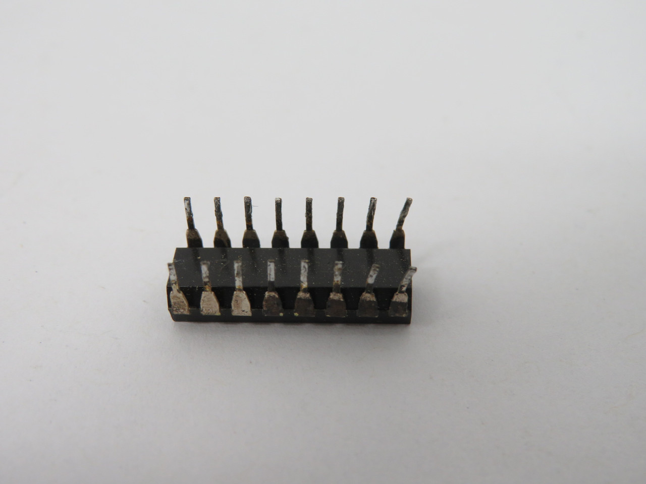 Generic FZH111/4NAND30 2 Input NAND Gates IC Chip 16-Pin USED