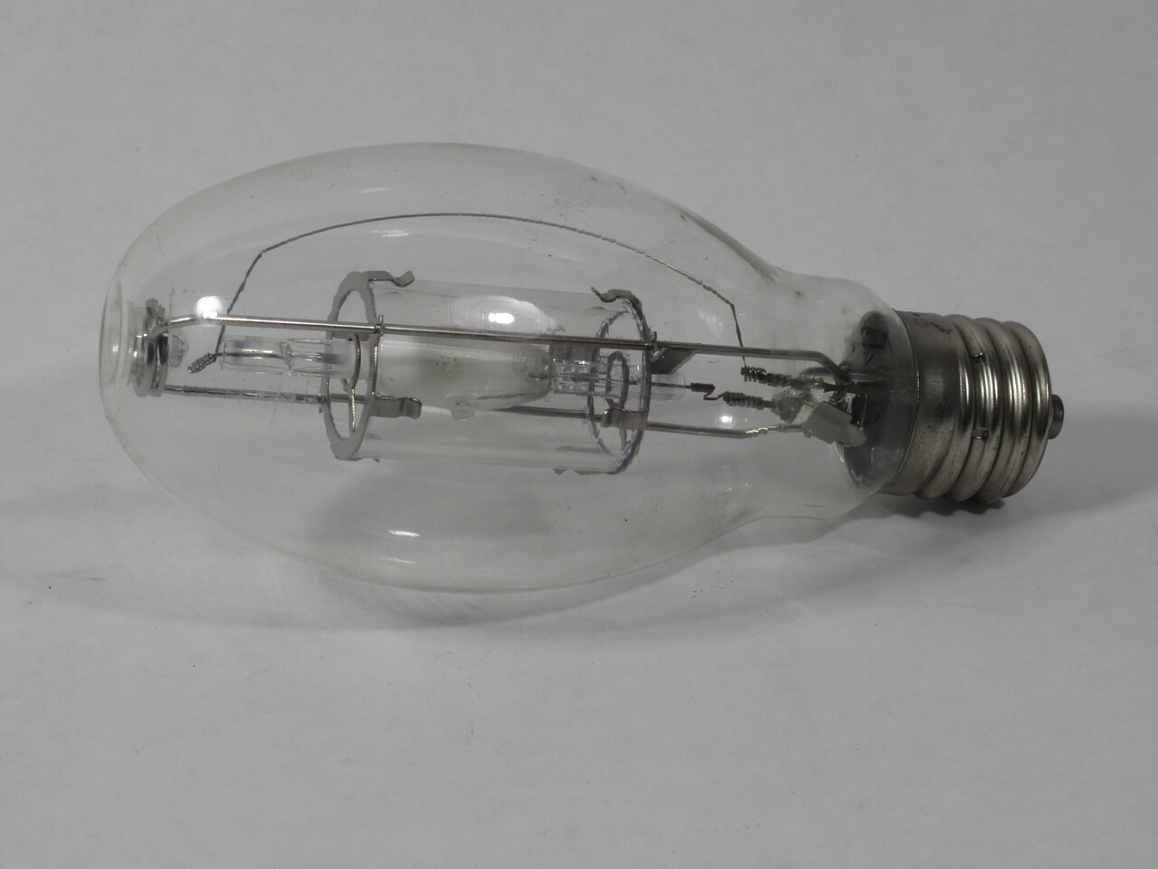 Venture Lighting MP250W/BU/UVS/PS/740 Pulse Start Bulb 250W USED