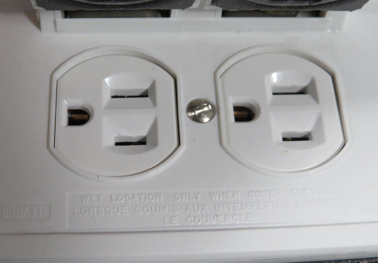 Leviton 4976-KTW Weatherproof Receptacle Kit Assembly 15A 125V 3W 2P NOP