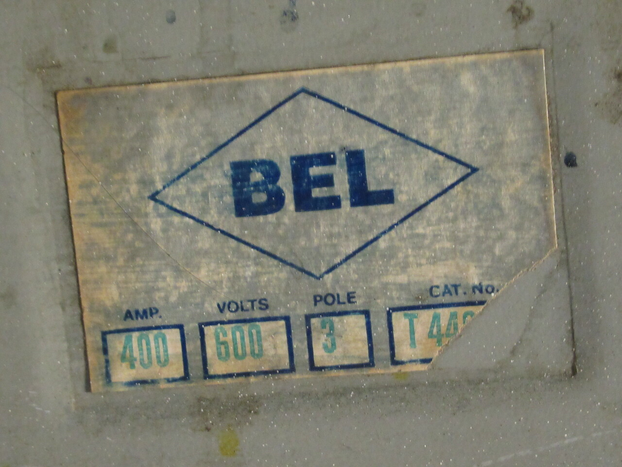 BEL T4403 Splitter Trough 400A 600V 3P 48" L x 10" W x 6" T *STAINED* USED