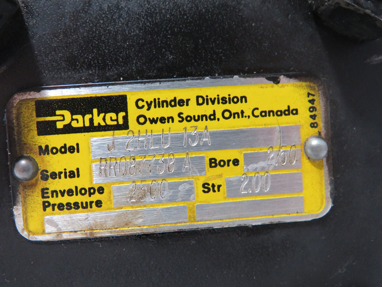 Parker J2HLU13A Hydraulic Cylinder 2.5" Bore 2" Stroke 2500 psi USED