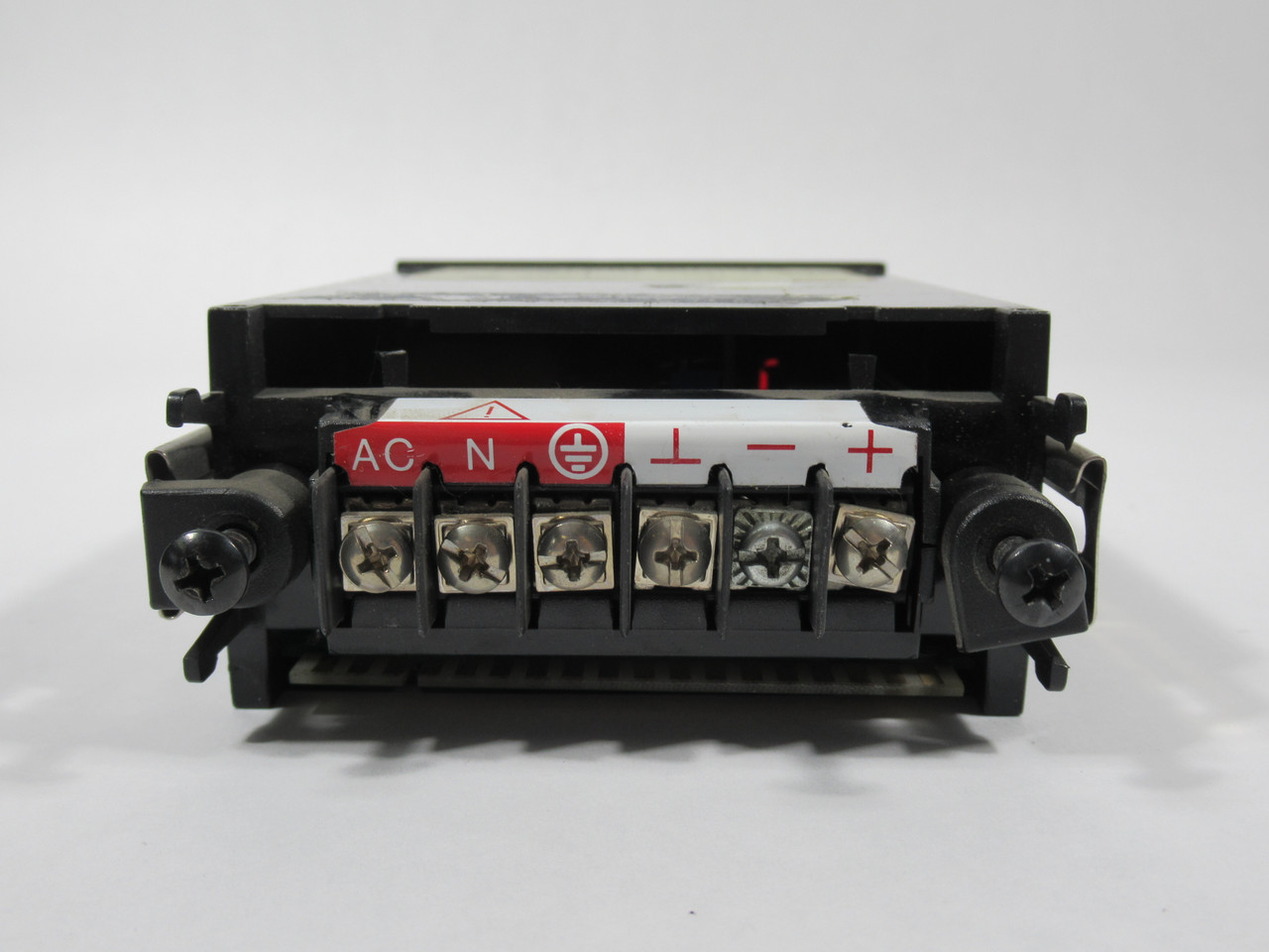 Newport Quanta Q2040DCR7 Digital Panel Meter 4-Digit 120VAC 5W USED