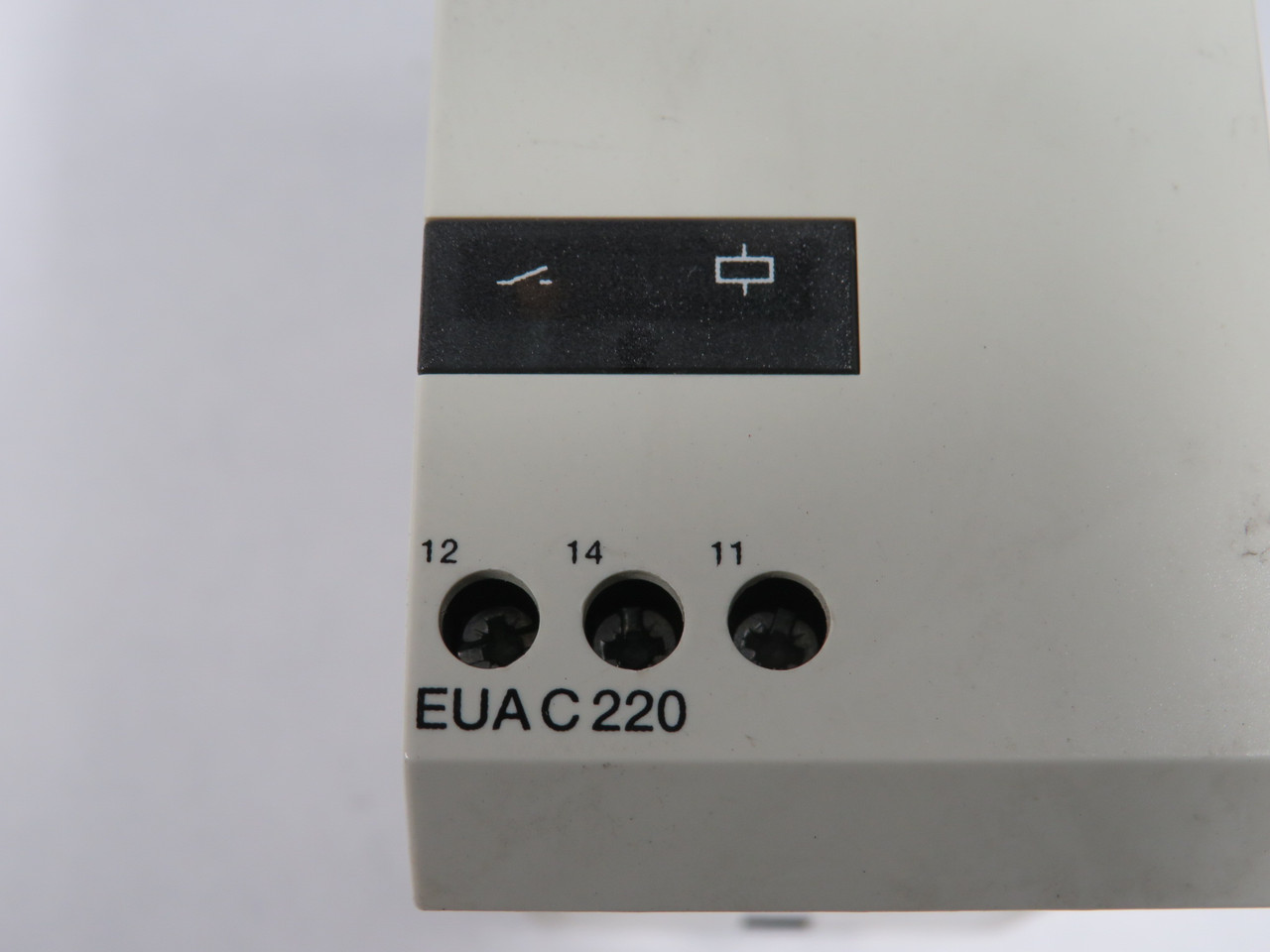 Carlo Gavazzi EUAC220 Monitoring Relay 3Ph 220V 50/60Hz 187-253V USED