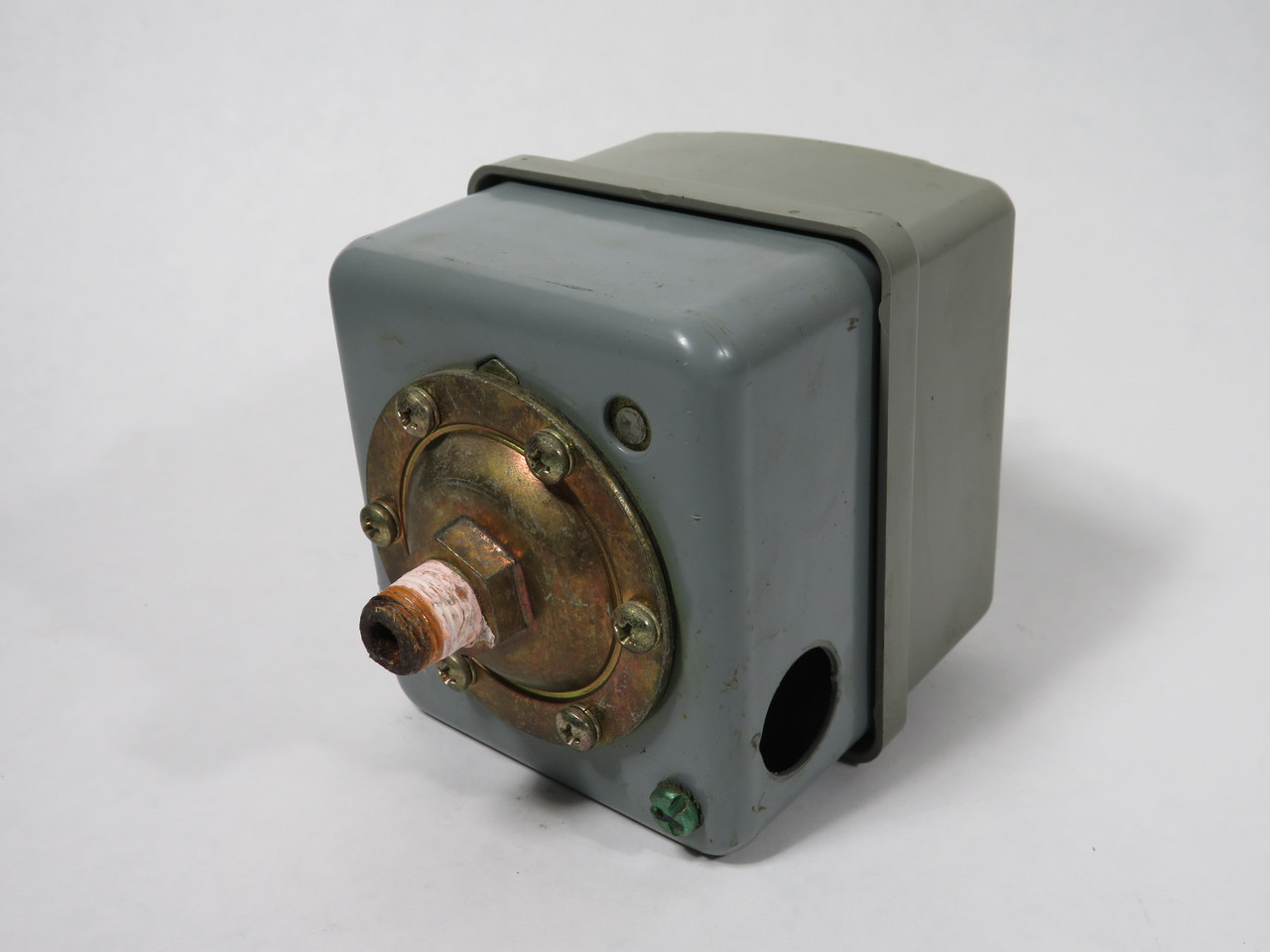 Square D 9013GSG2J23PRZ Pressure Switch 20-40 psi 575V 2NO USED