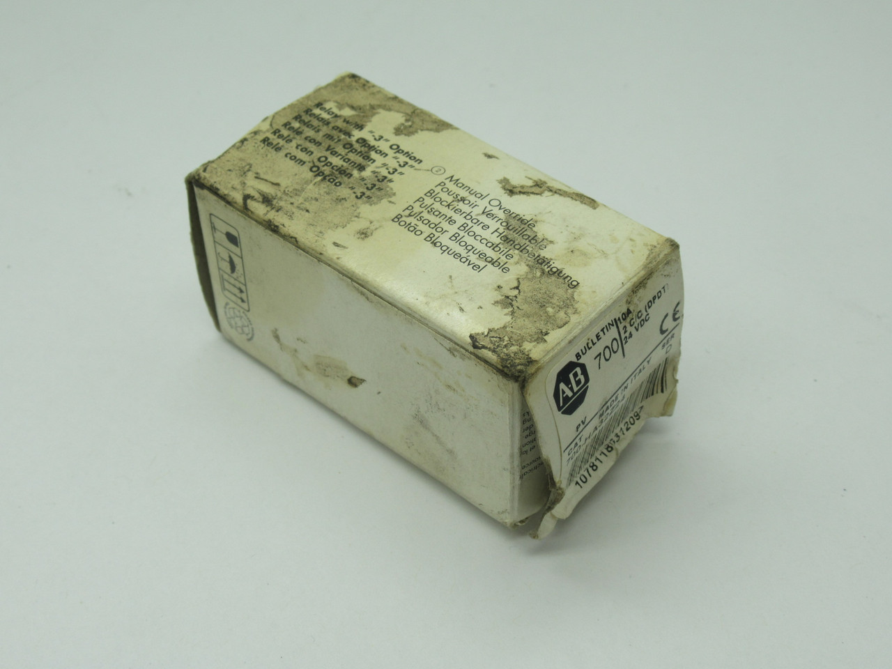 Allen-Bradley 700-HA32Z24 Ser. D Plug In Relay 24VDC Coil 10A 8-Pin BOX DMG NEW