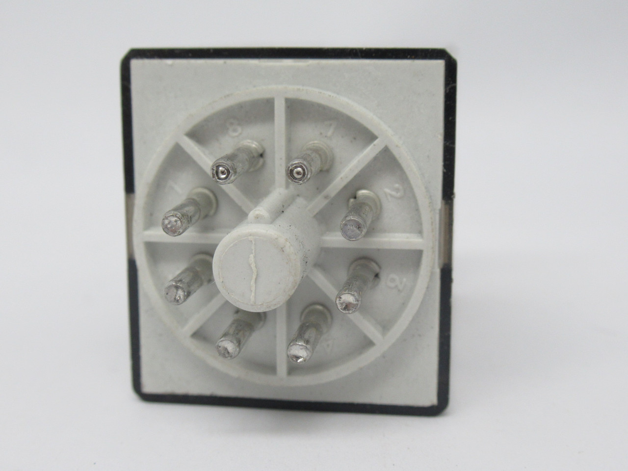 Allen-Bradley 700-HA32Z24 Ser. D Plug In Relay 24VDC Coil 10A 8-Pin BOX DMG NEW