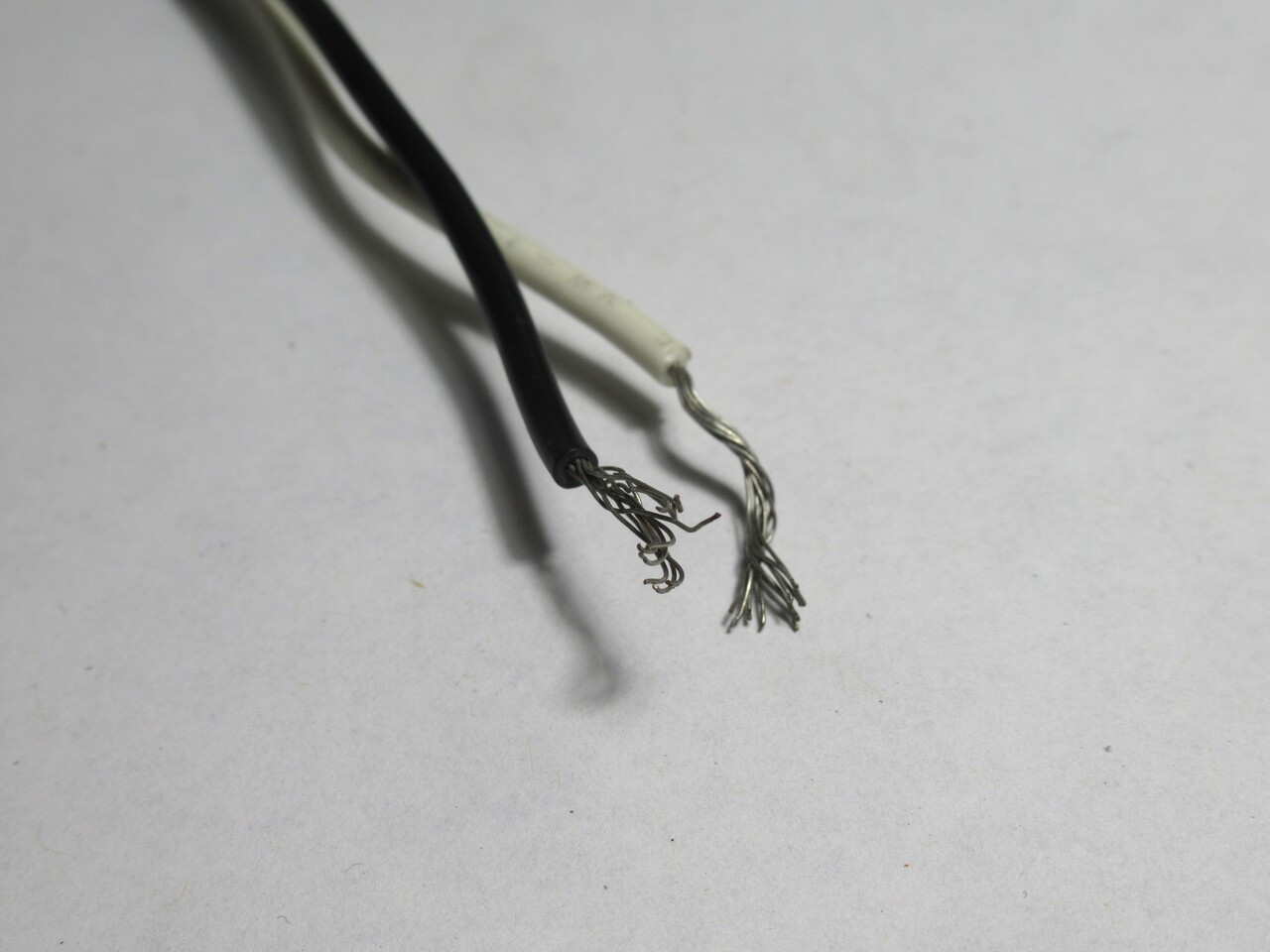 EDI LA32RR24-2111-6 Pilot Light Red 24VAC USED