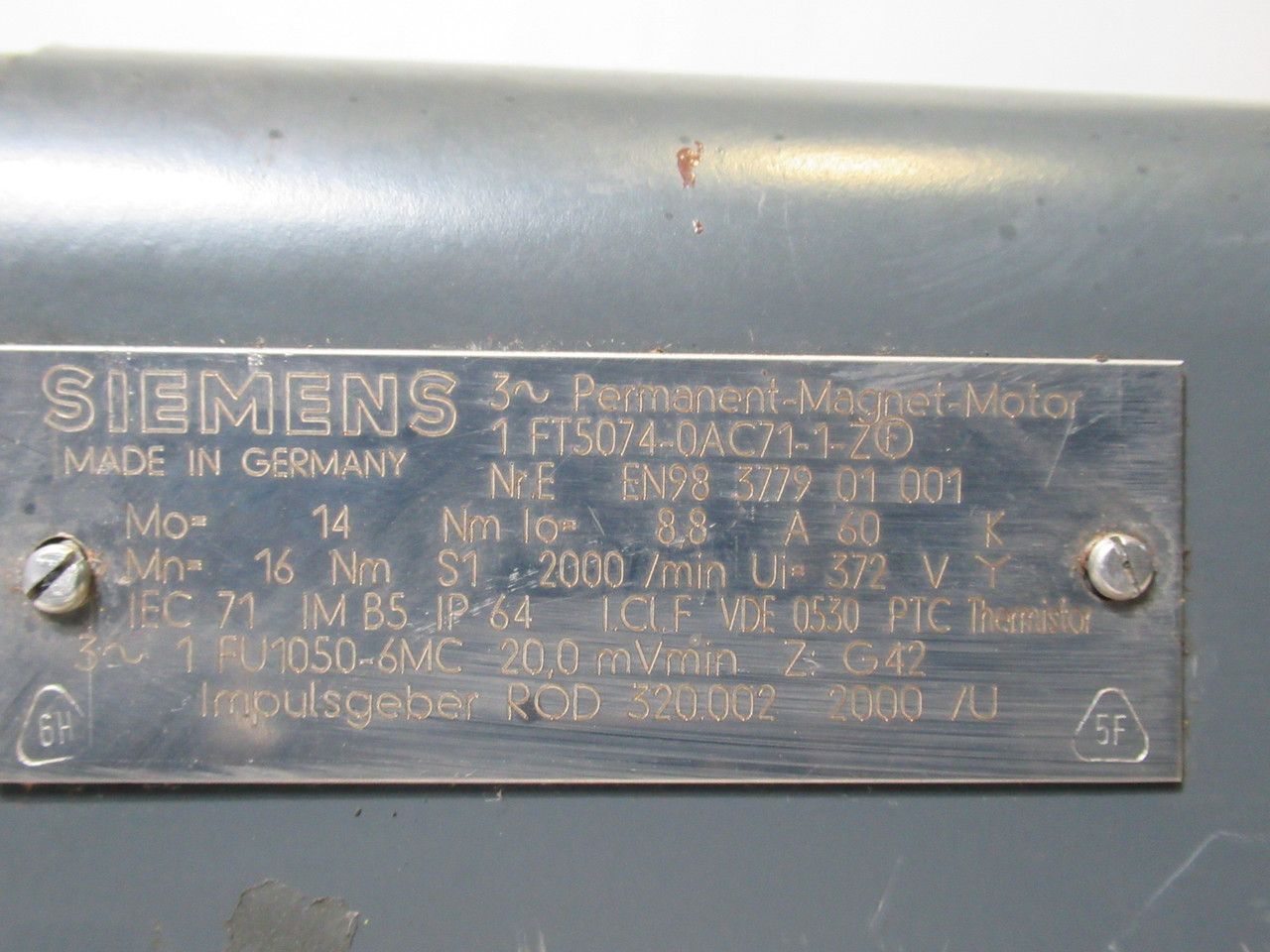 Siemens 1FT5074-0AC71-1-Z Permanent Magnet Motor 2000RPM 372V 14Nm COS DMG USED
