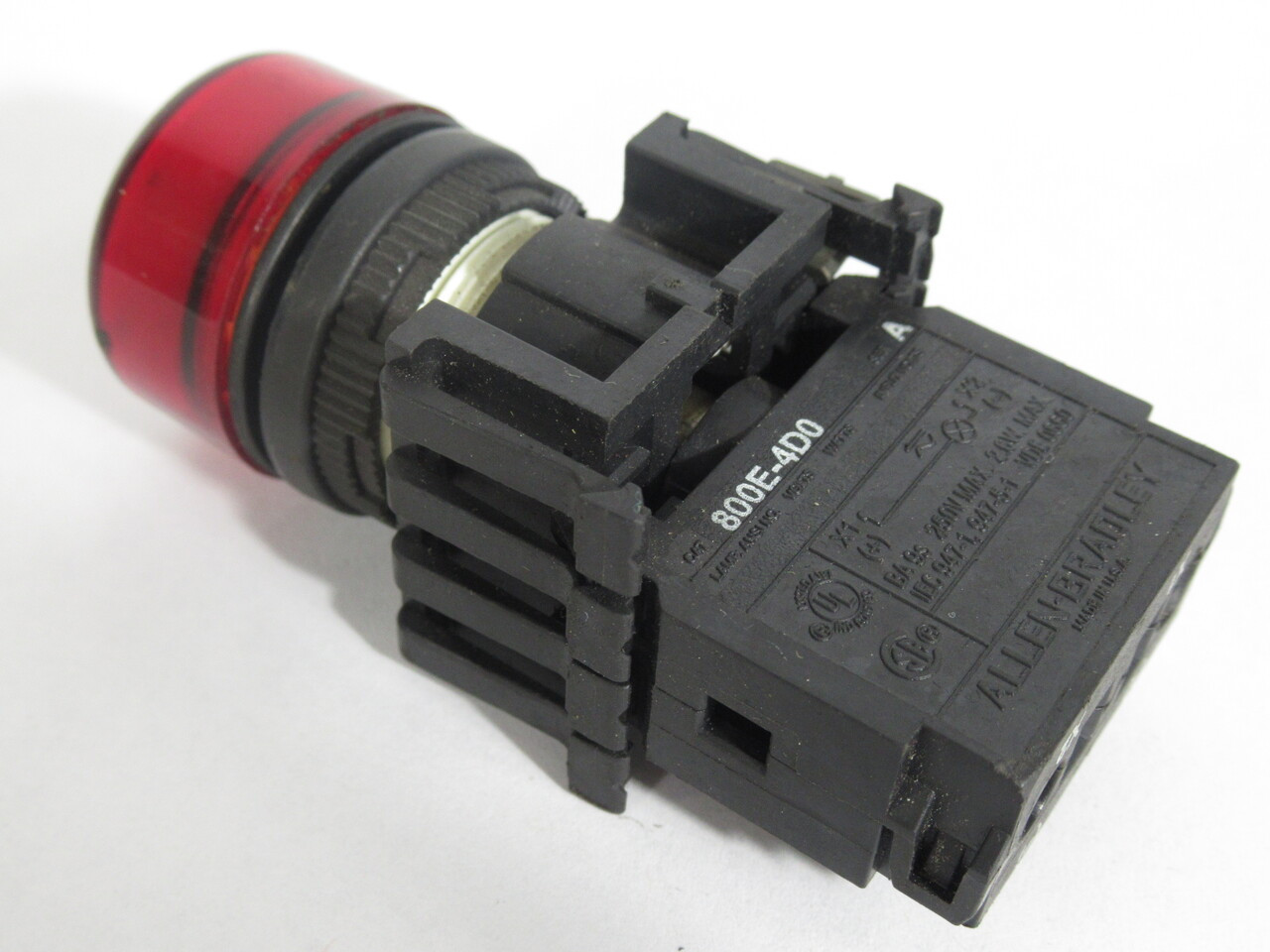 Allen-Bradley 800EP-P4 Pilot Light Red Lens Comes With 800E-4D0 SER A USED