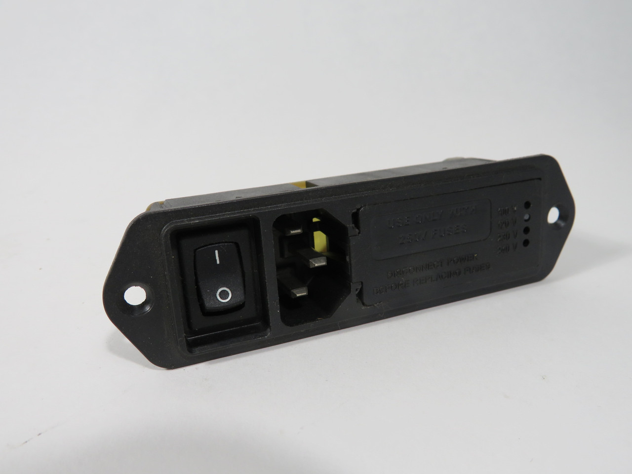 Corcom 6VM4S Power Entry Module 120V 6A 47-440Hz USED