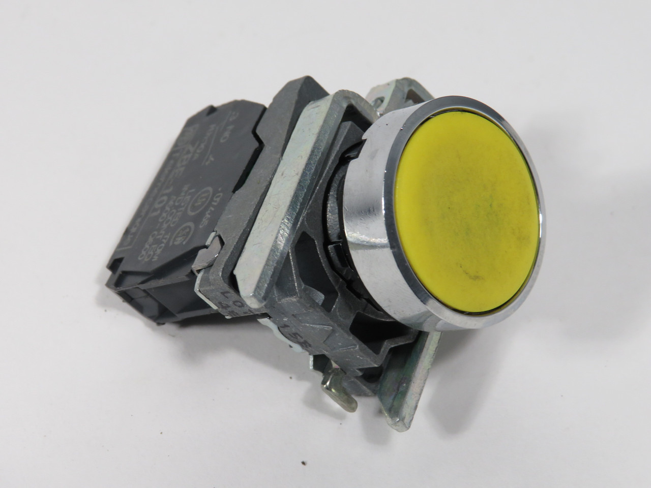 Telemecanique XB4BA51 Push Button 22mm 1NO Yellow Flush Head USED