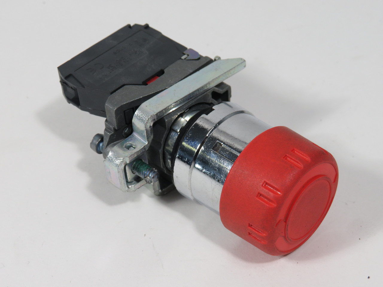 Telemecanique XB4BS442 Turn-to-Release Push Button 1NC 30mm Red Head USED