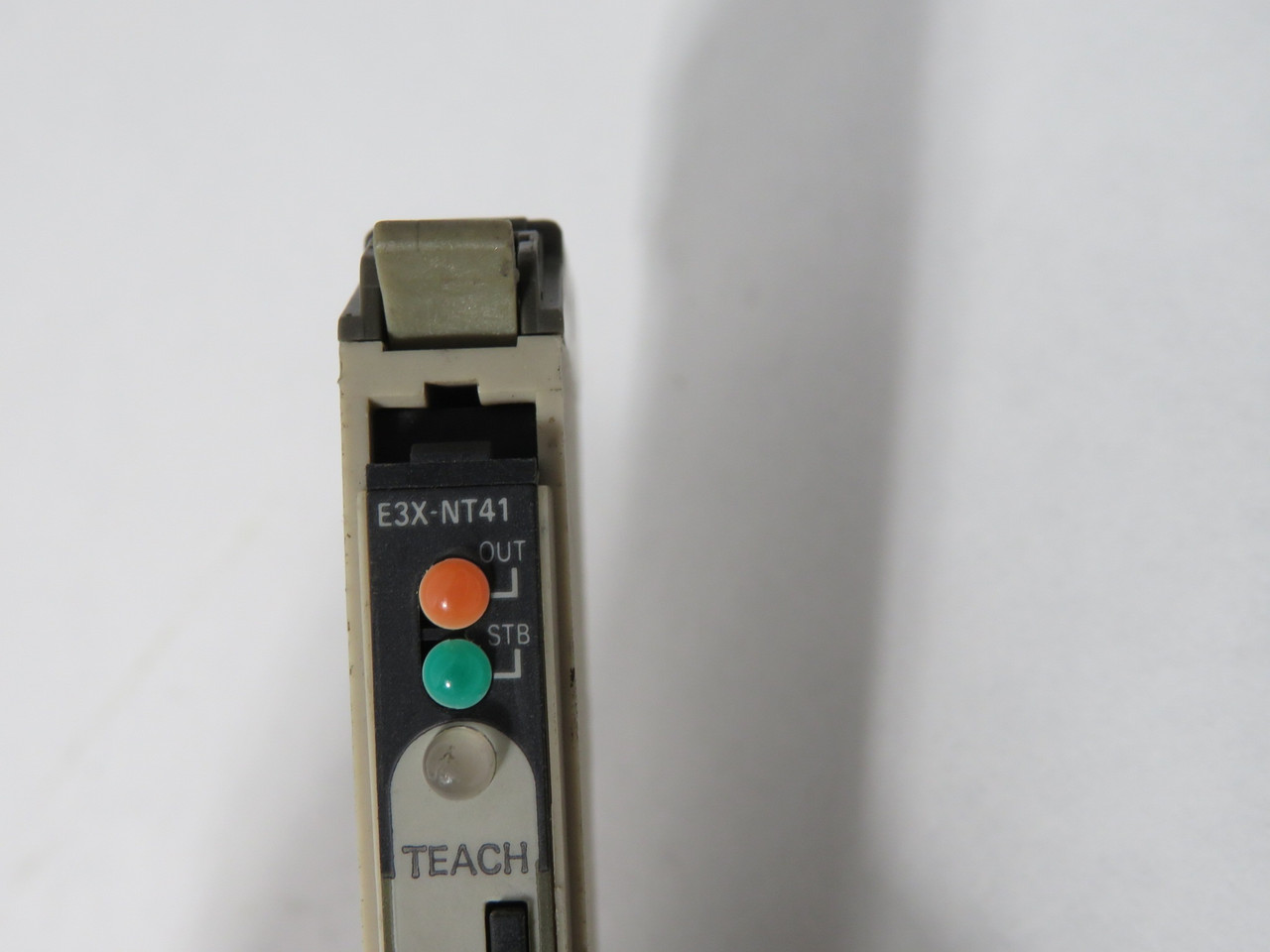 Omron E3X-NT41 Photoelectric Sensor 12-24VDC Red LED 50mA NO FRONT COVER USED