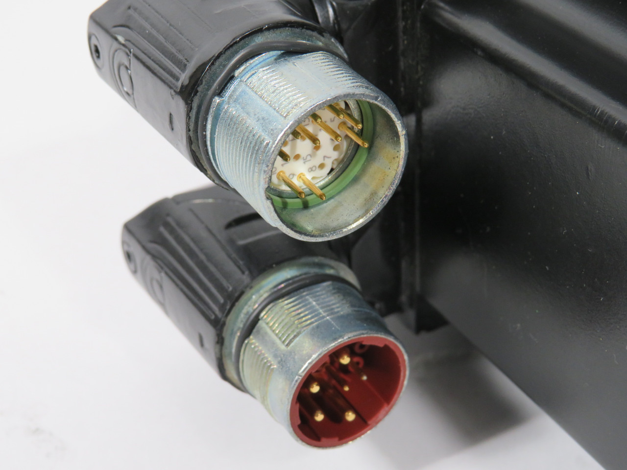 Allen-Bradley MPL-A320P-SJ74AA AC Servo Motor 1.8HP 5000RPM SHELF WEAR NOP